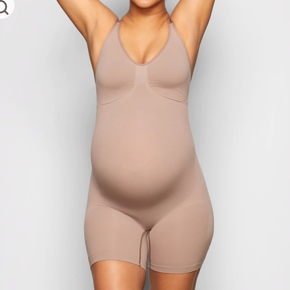 SKIMS Intimates & Sleepwear Skims Maternity Sculpting Bodysuit Mid